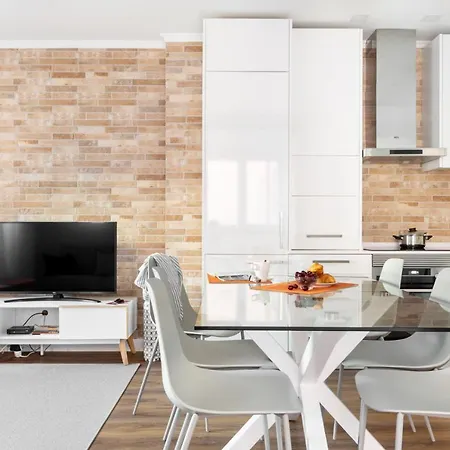 Joivy Bright And Beautiful 4br 5 Mins To Rato Subway Lisboa